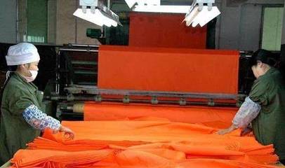 關愛女職工 紡織印染行業中的紡織加工女工